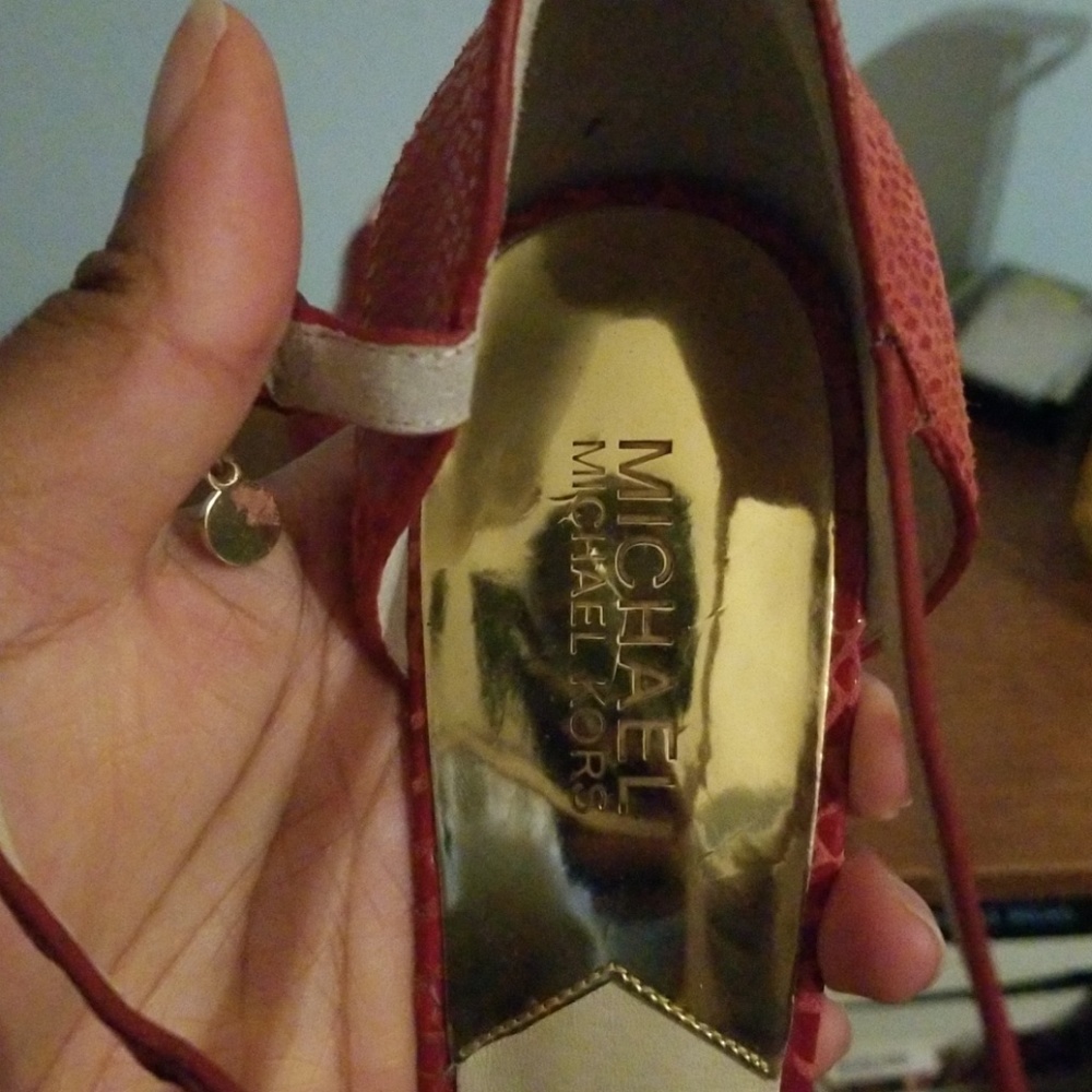 Shoes - Picture 2 of 3